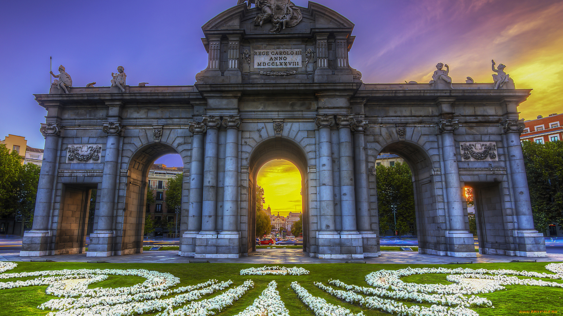 la, puerta, de, alcala&, 769, города, -, памятники, , скульптуры, , арт-объекты, парк, газон, арка