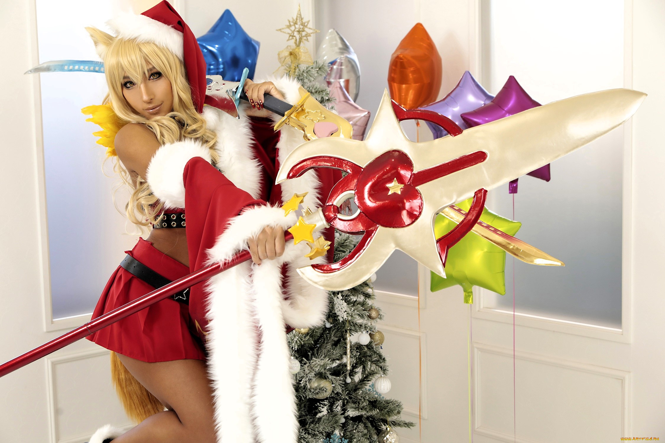 девушки, nonsummerjack, образ, косплей, наряд, костюм, ушки, хвост, шапка, рукава, юбка, ёлка, оружие