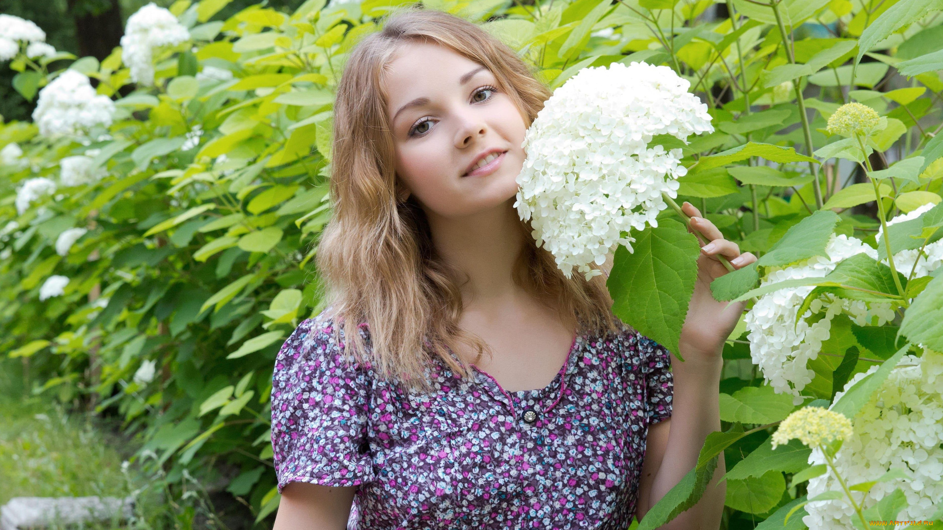 девушки, jeff, milton, джефф, милтон, цветы, улыбка, блондинка