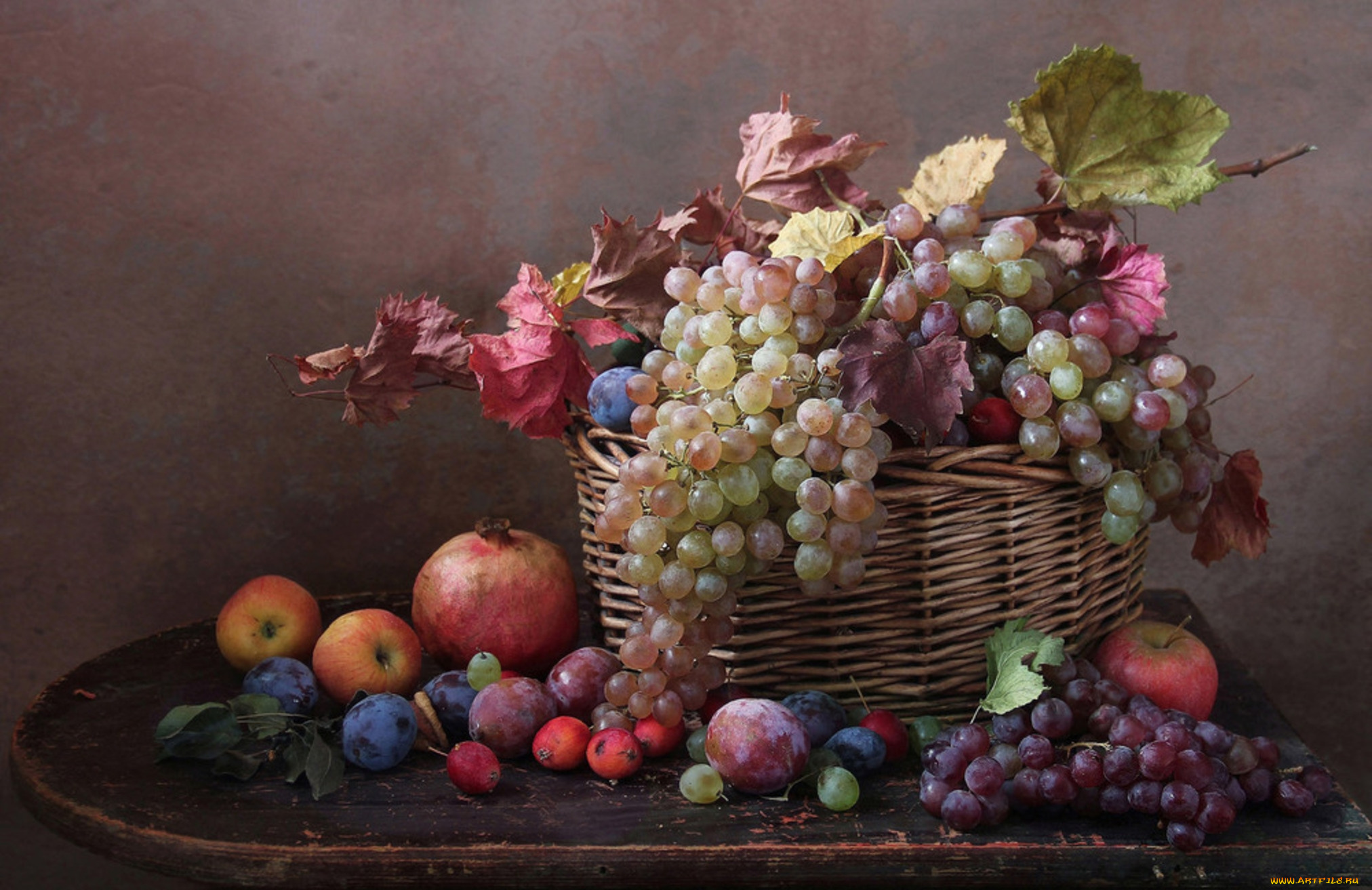 еда, фрукты, , ягоды, корзина, листья, винограт, гранат, яблоки, сливы