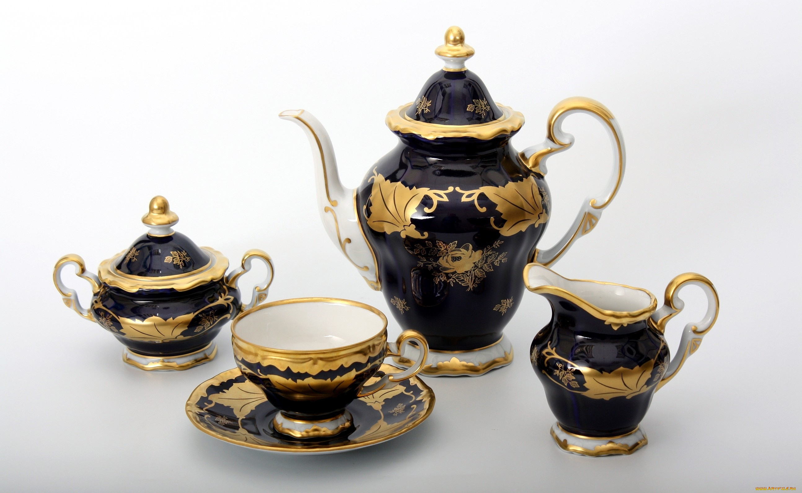 разное, посуда, столовые, приборы, кухонная, утварь, сервиз, чайник, чашки, блюдца