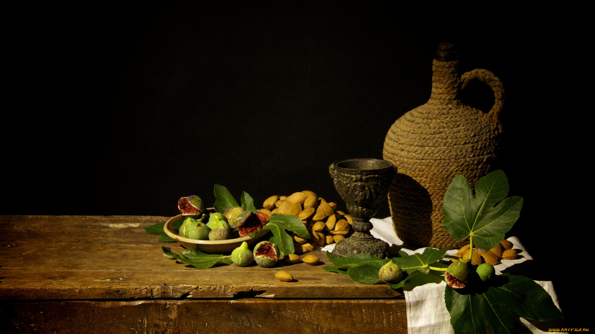 еда, натюрморт, кувшин, листья, инжир, орехи, стол