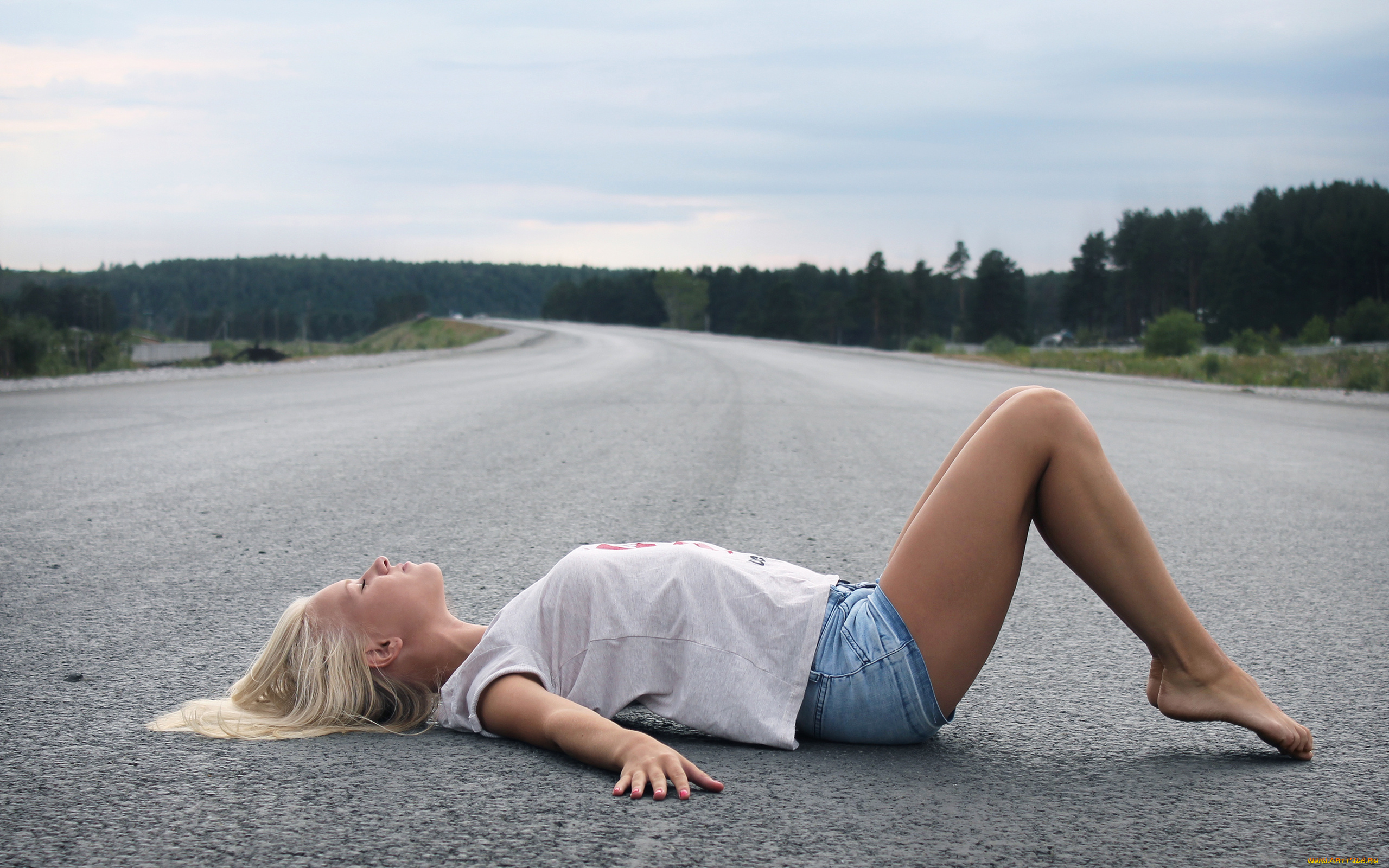 девушки, -unsort, , блондинки, дорога, шорты, футболка