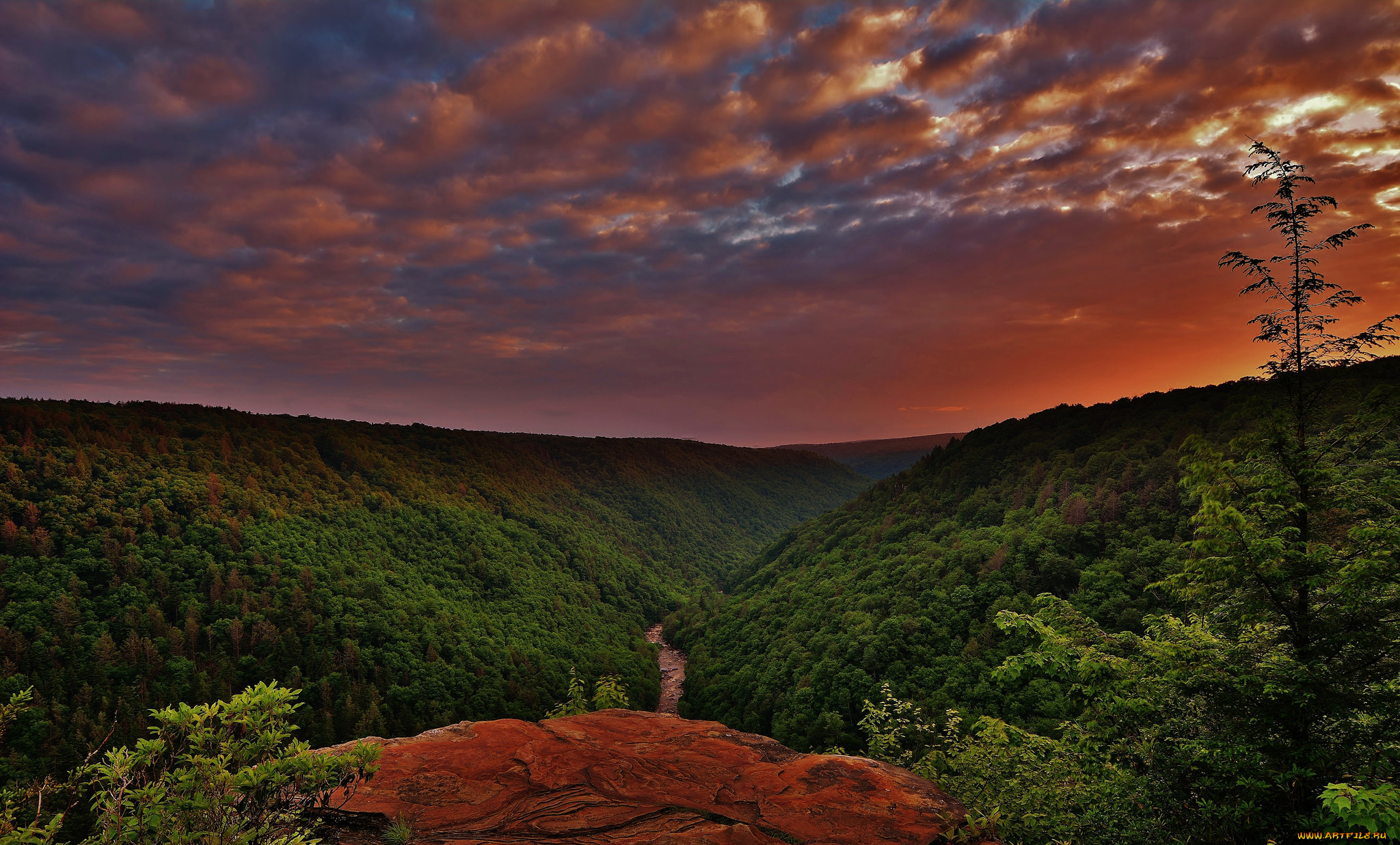 природа, горы, clouds, landscape, sky, trees, mountains, пейзаж, облака, небо, деревья