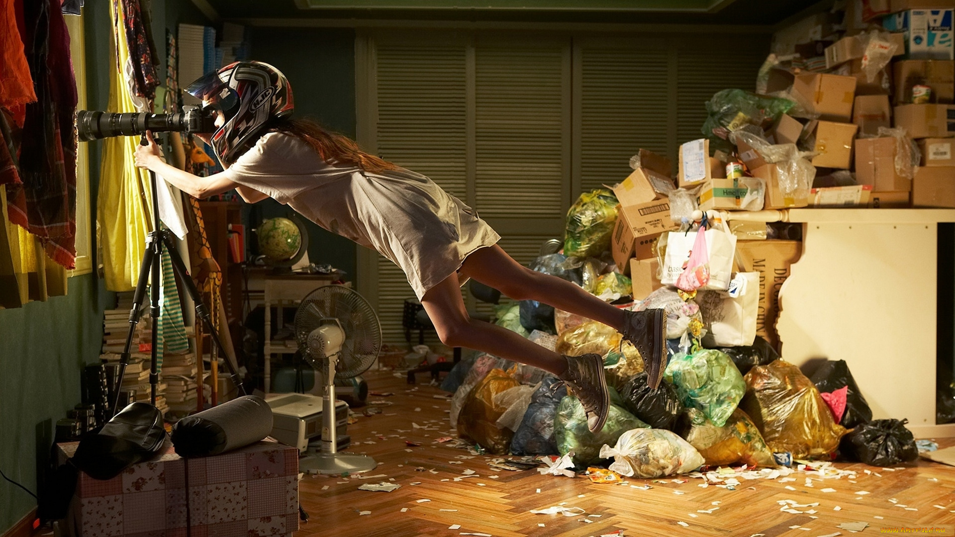 юмор, и, приколы, девушка, шлем, мусор, окно, подзорная, труба