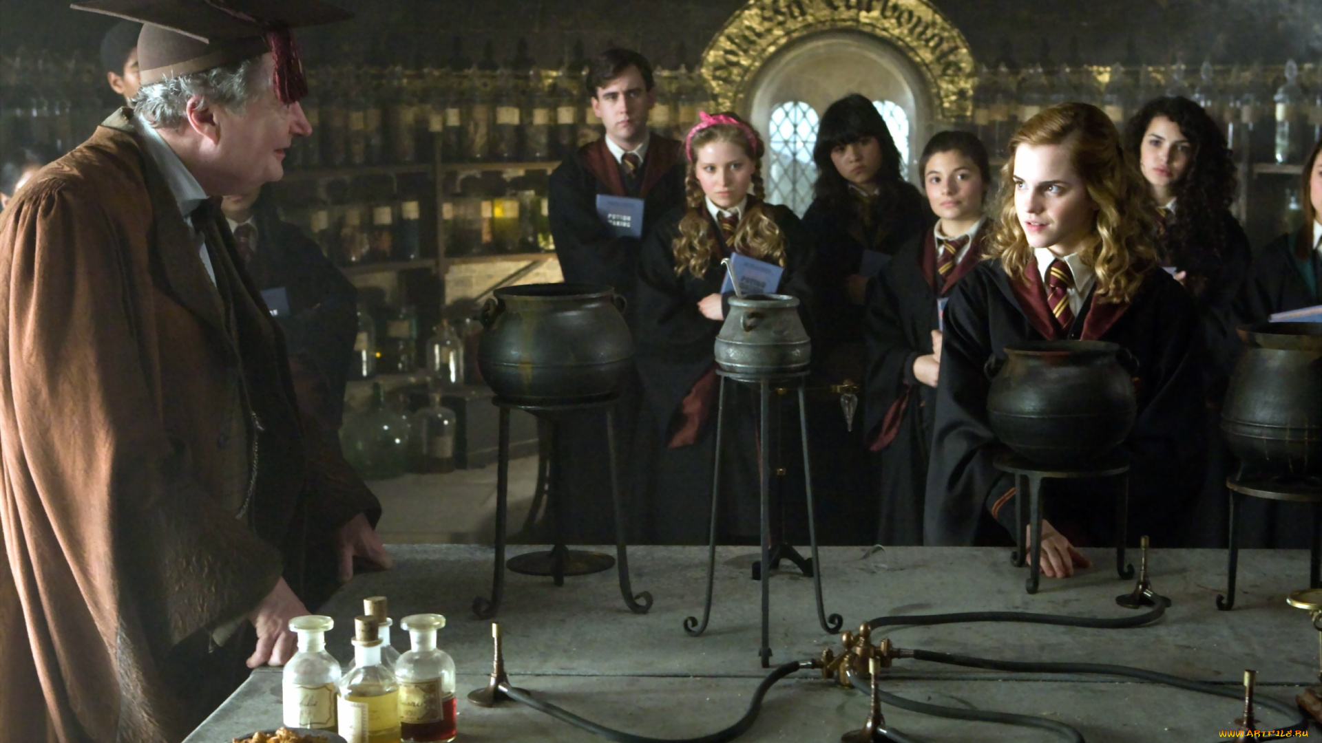 кино, фильмы, harry, potter, and, the, half-blood, prince, гораций, слизнорт, зельевар, урок, котлы, гермиона, грейнджер
