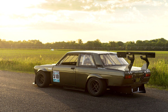 Картинка автомобили nissan datsun