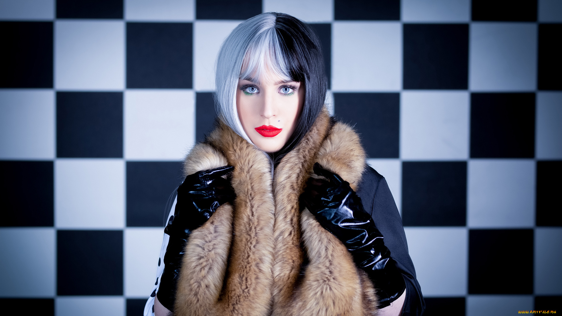 девушки, -, рыжеволосые, и, разноцветные, черно, белое, волосы, девушка, модель, меховое, шерстяное, пальто, стоит, стена, белые, квадраты