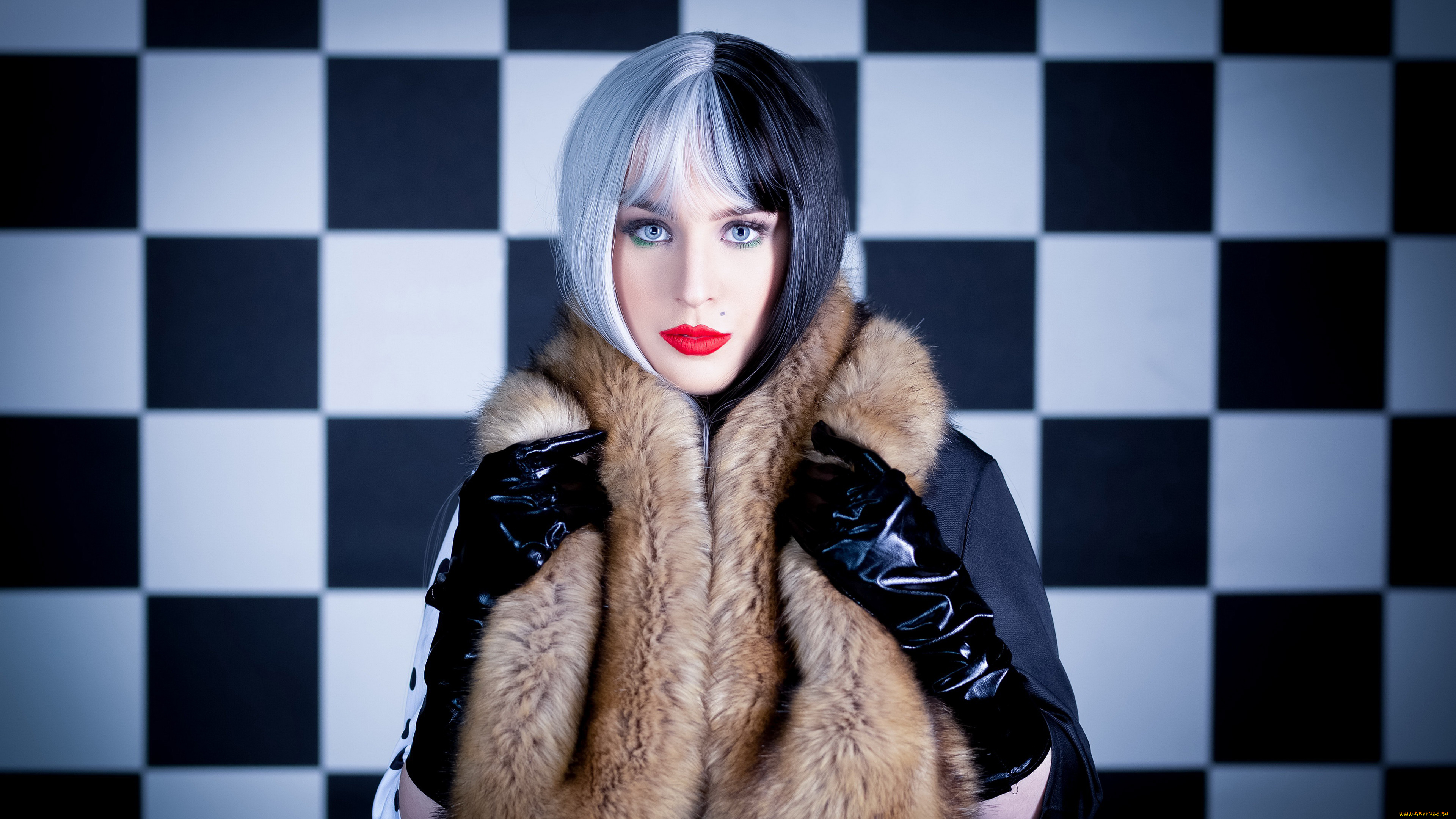 девушки, -, рыжеволосые, и, разноцветные, черно, белое, волосы, девушка, модель, меховое, шерстяное, пальто, стоит, стена, белые, квадраты