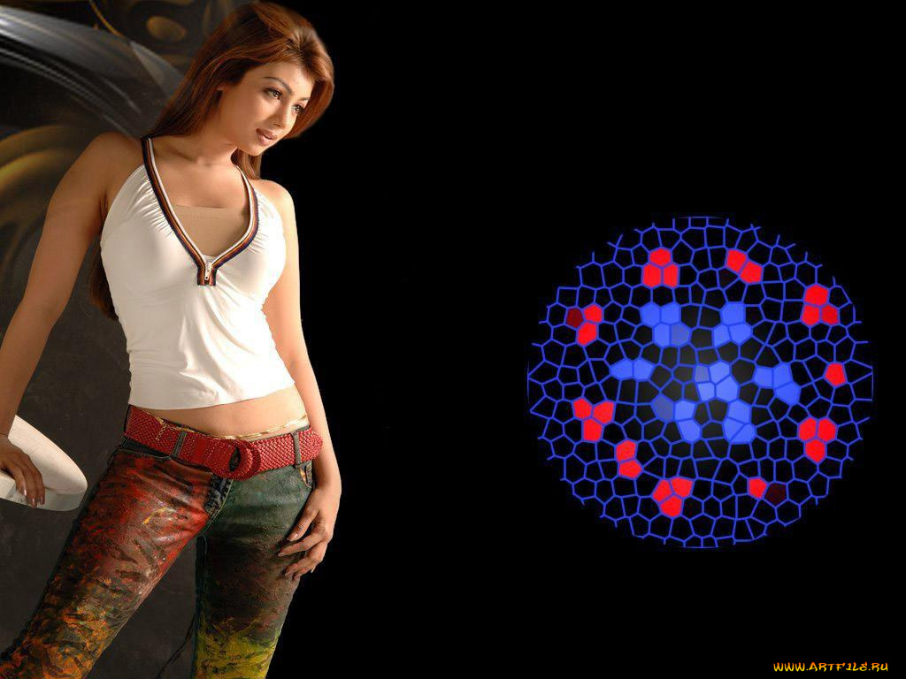 Ayesha, Takia, девушки