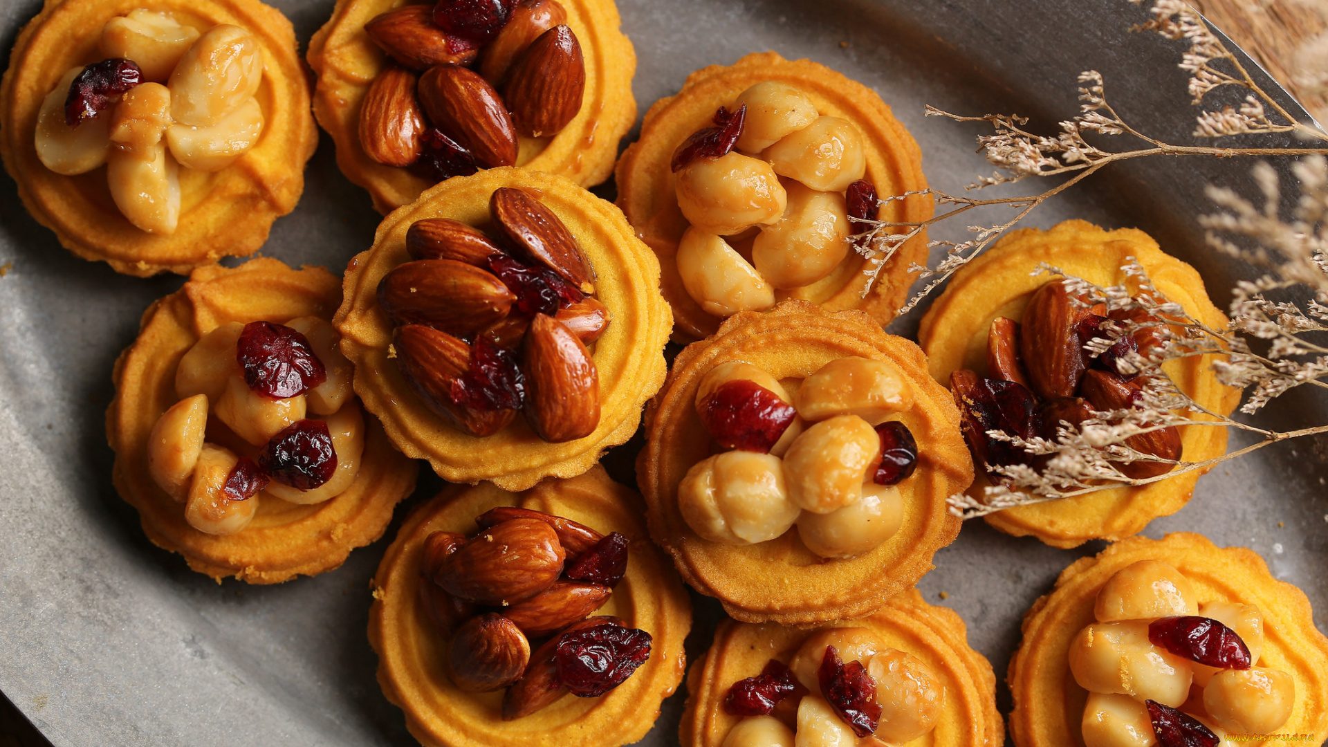 еда, пирожные, , кексы, , печенье, изюм, десерт, крем, орехи, миндаль