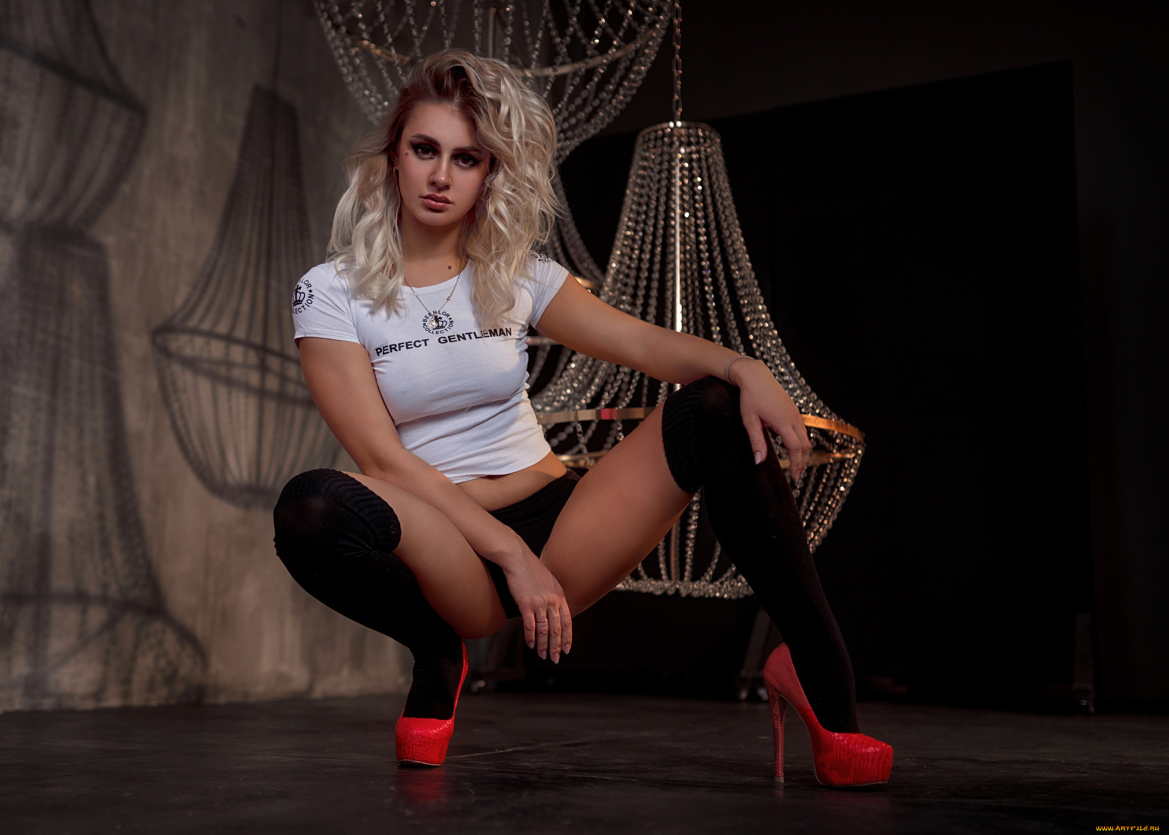 бестия, девушки, -, блондинки, , светловолосые, девушка, женщина, блондинка, светловолосая, сексуальная, модель, звезда, позирует, разная, обувь, верхняя, стильная, одежда, нижнее, эротическое, бельё, трусы, лифчик, колготки, чулки, аксессуары, макияж, и, множество, элементов, на, фотографии