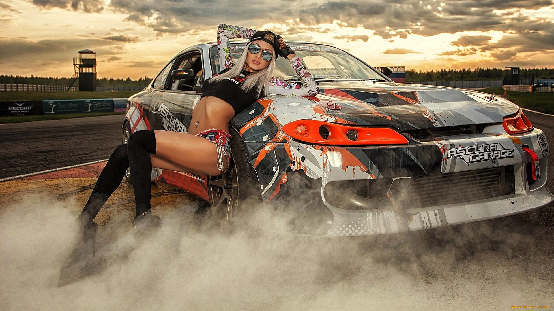 автомобили, -авто, с, девушками, машина, темная, девушка, топ, чулки, шорты