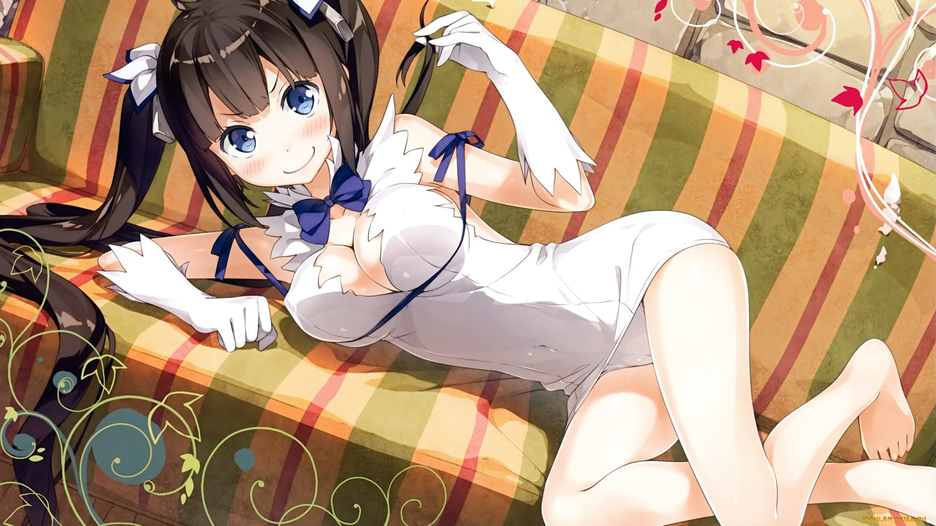 аниме, danmachi, софа, улыбка, лежит, девушка, арт