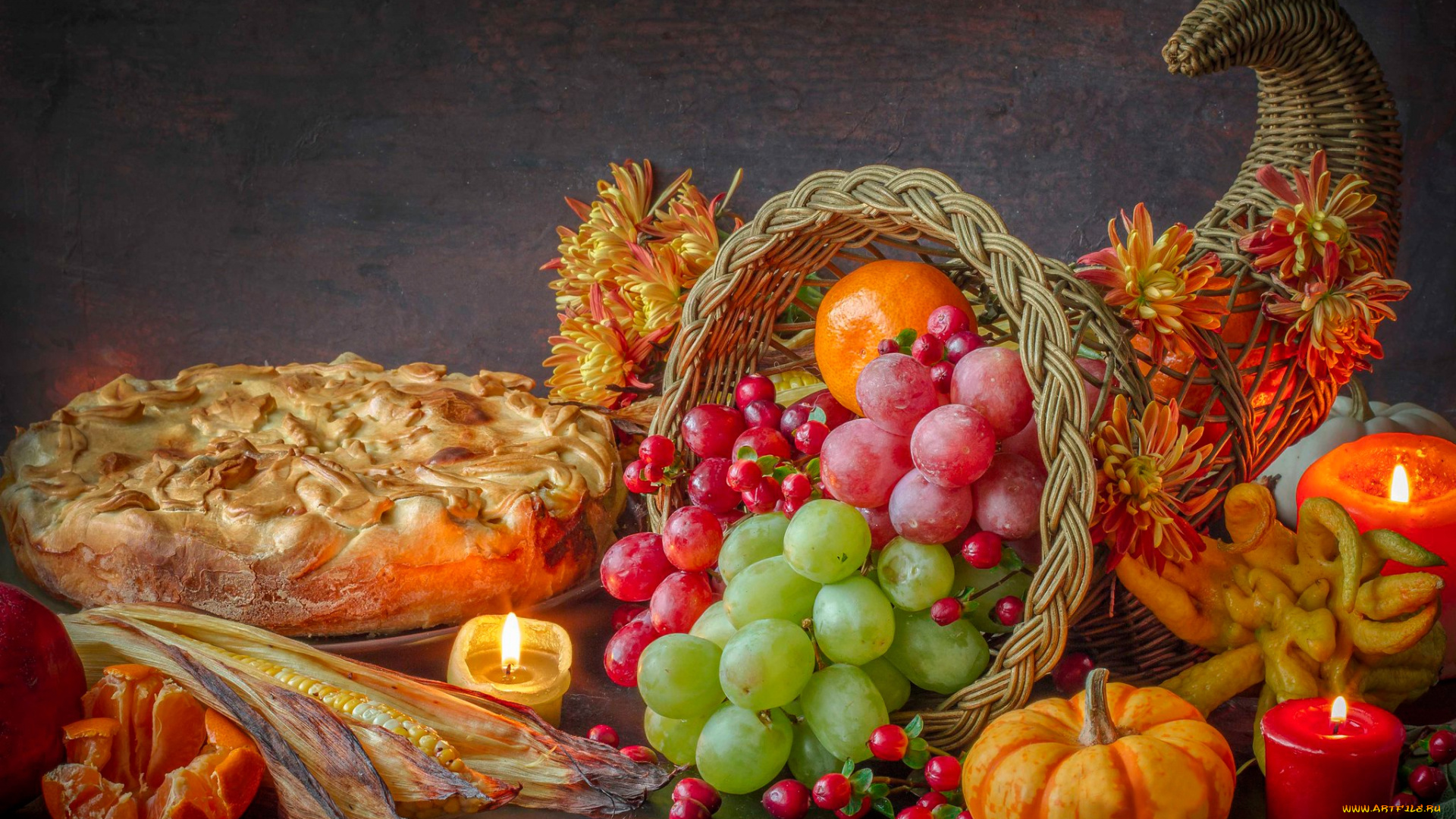 еда, натюрморт, мандарины, кукуруза, хризантемы, рог, изобилия, тыква, виноград, пирог, свечи, цветы