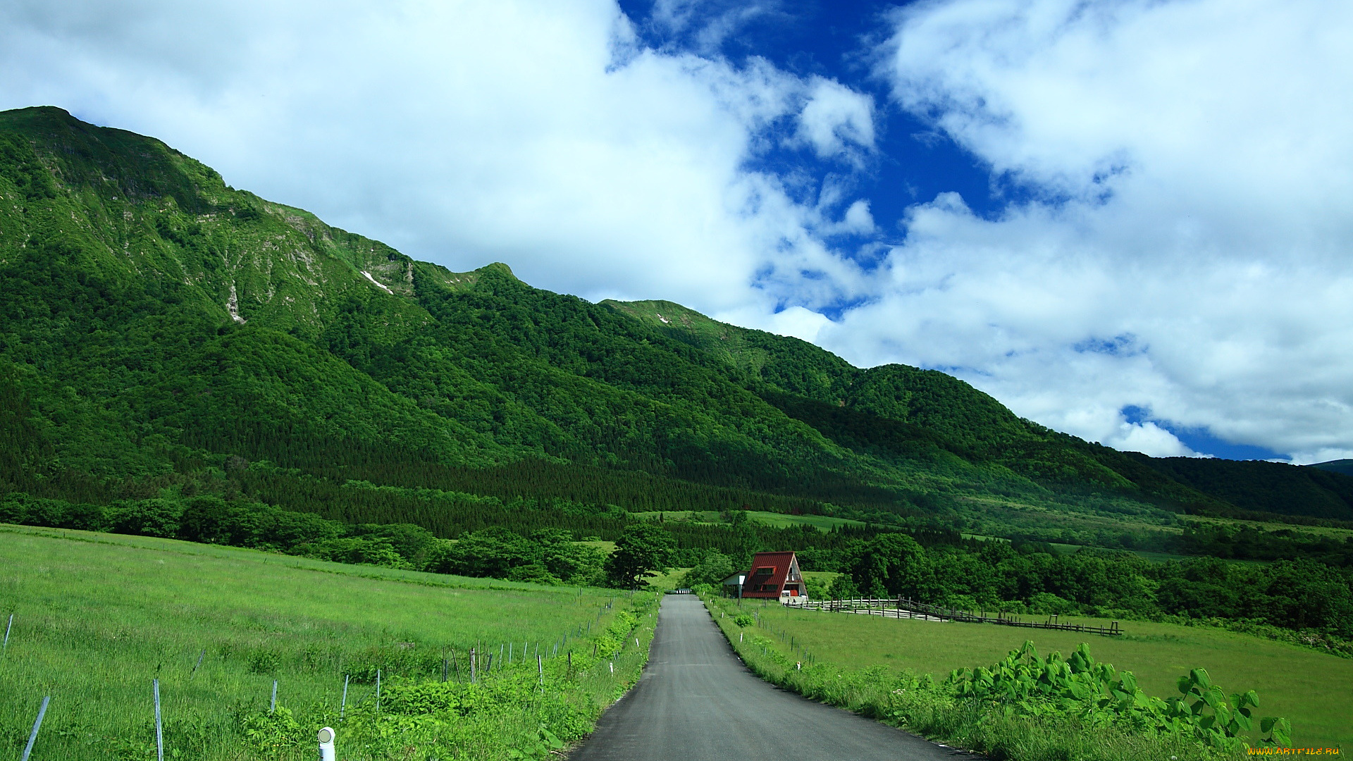 природа, дороги, дом, облака, горы, лес