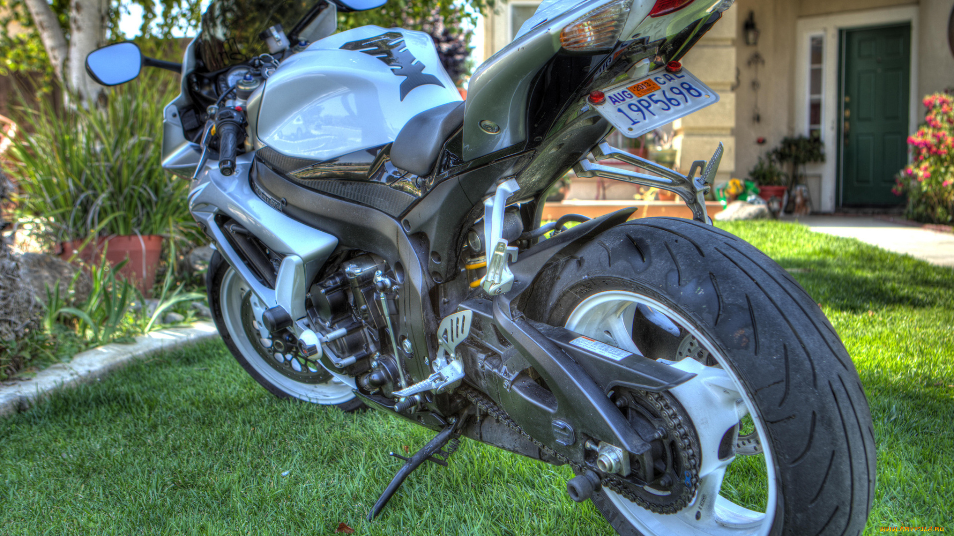 мотоциклы, suzuki, байк, лужайка