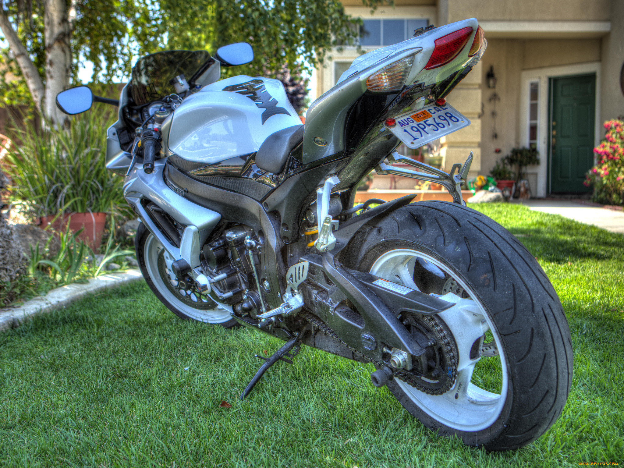 мотоциклы, suzuki, байк, лужайка