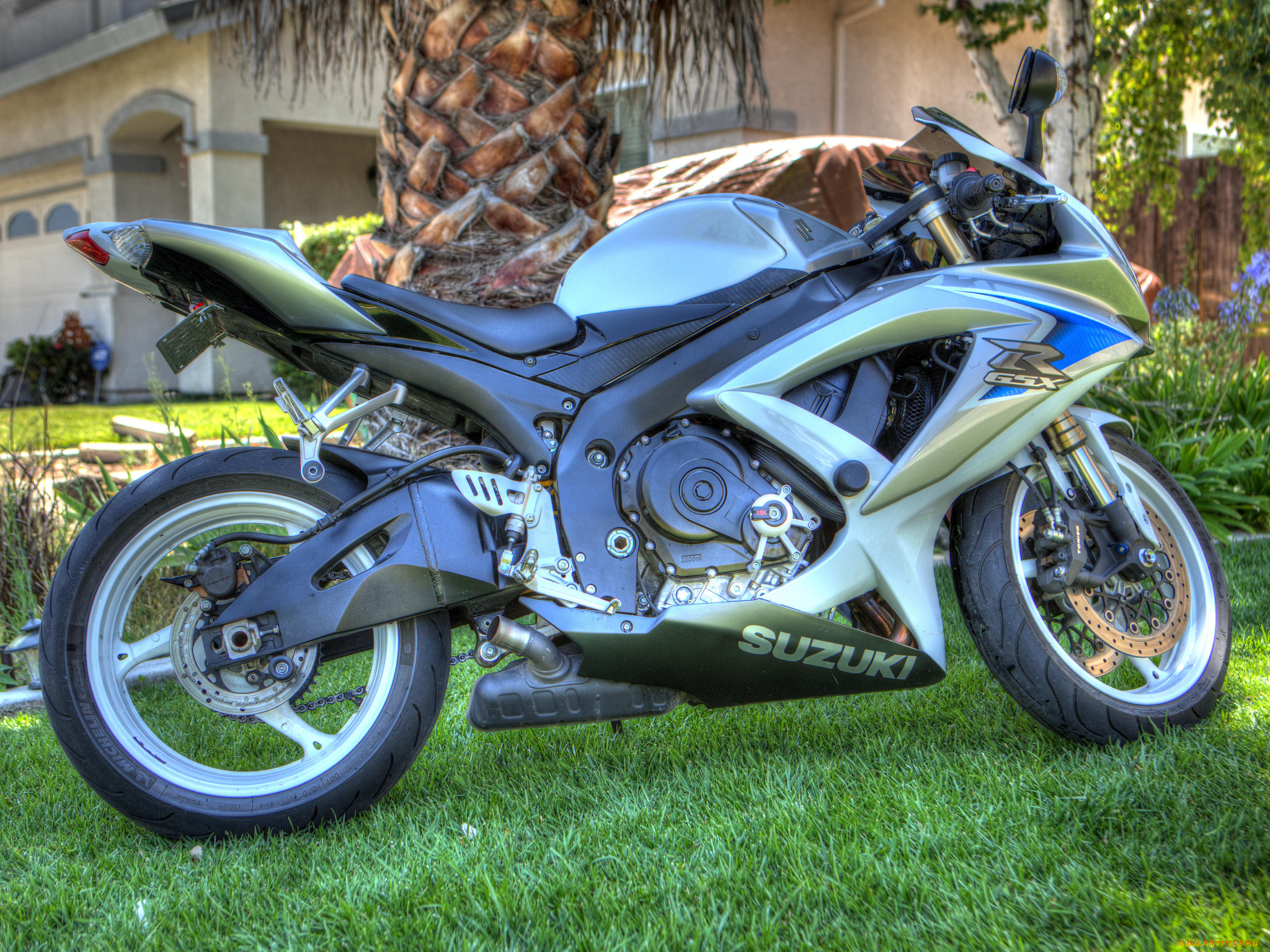 мотоциклы, suzuki, байк, лужайка