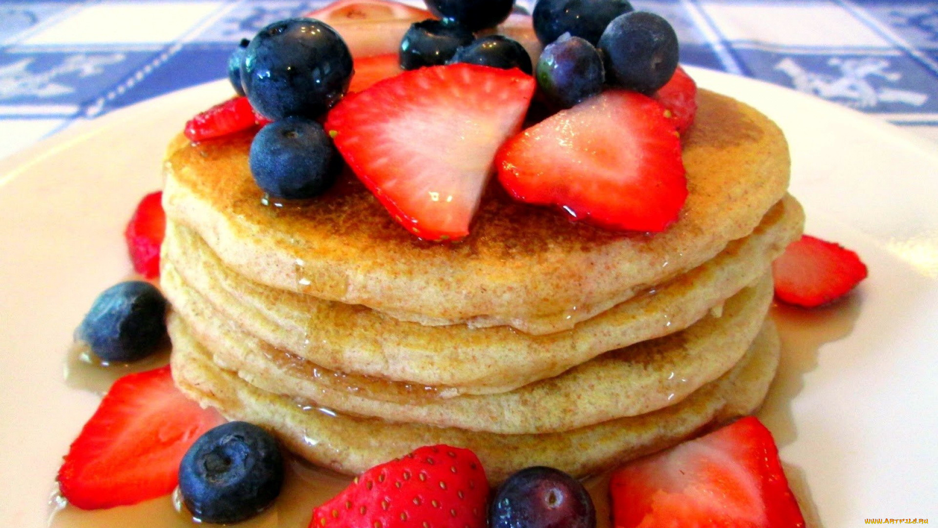 еда, блины, , оладьи, ягоды, мед, оладьи