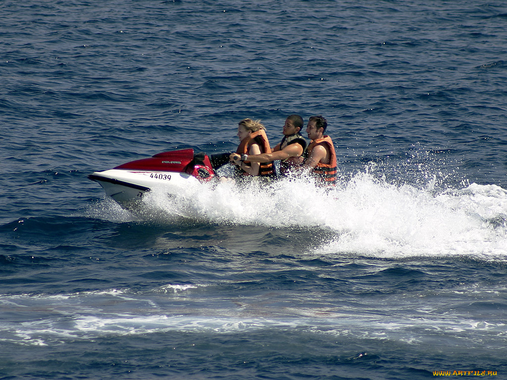 корабли, гидроциклы