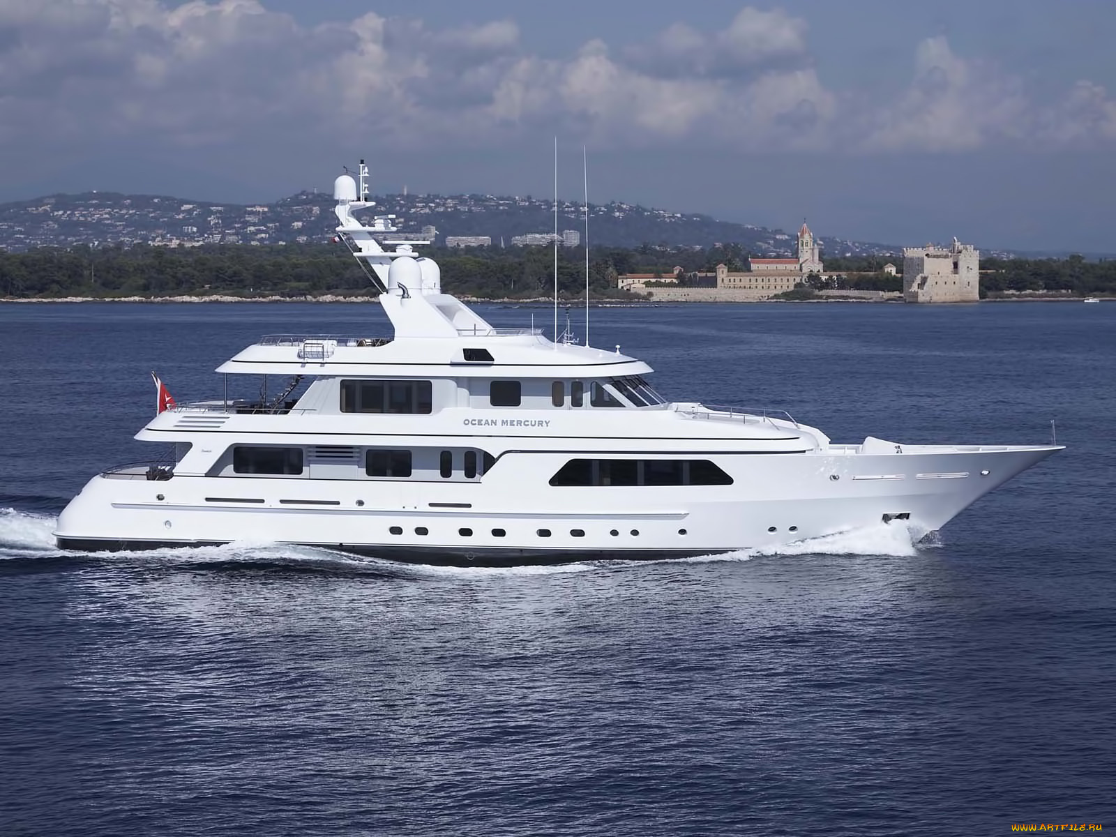 корабли, Яхты