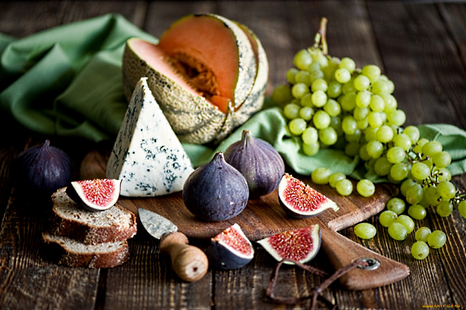 еда, натюрморт, виноград, дыня, инжир, рокфор