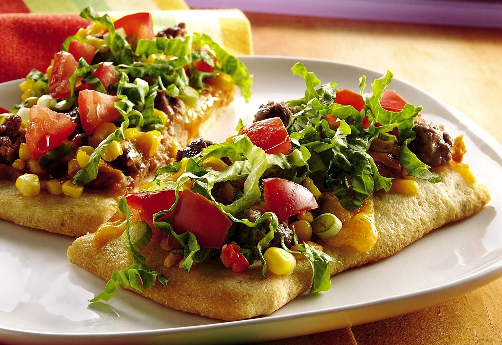 еда, пицца, мясо, салат, помидоры, лепешека, томаты