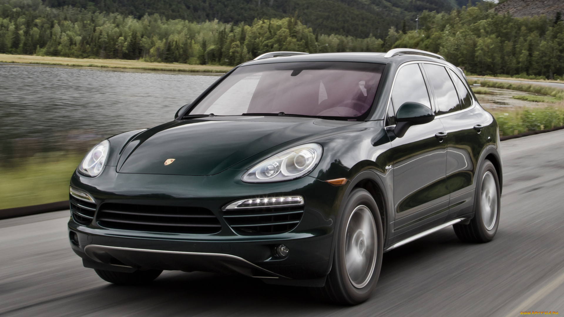 автомобили, porsche, зеленый, горы, водоем, дорога, cayenne
