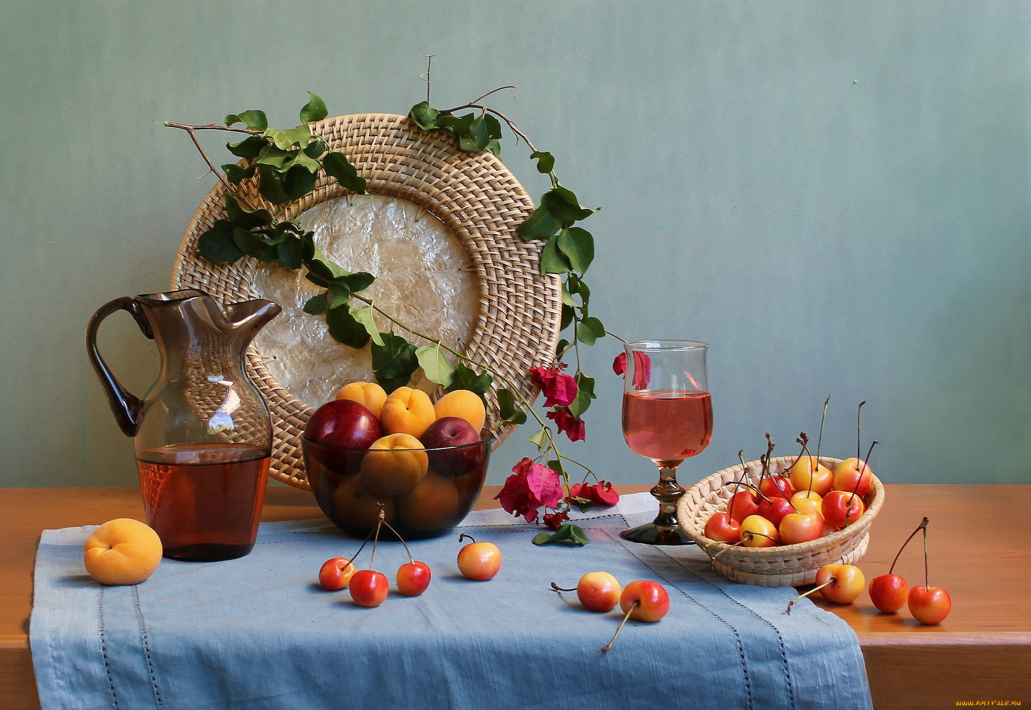 еда, натюрморт, бокал, абрикосы, черешня