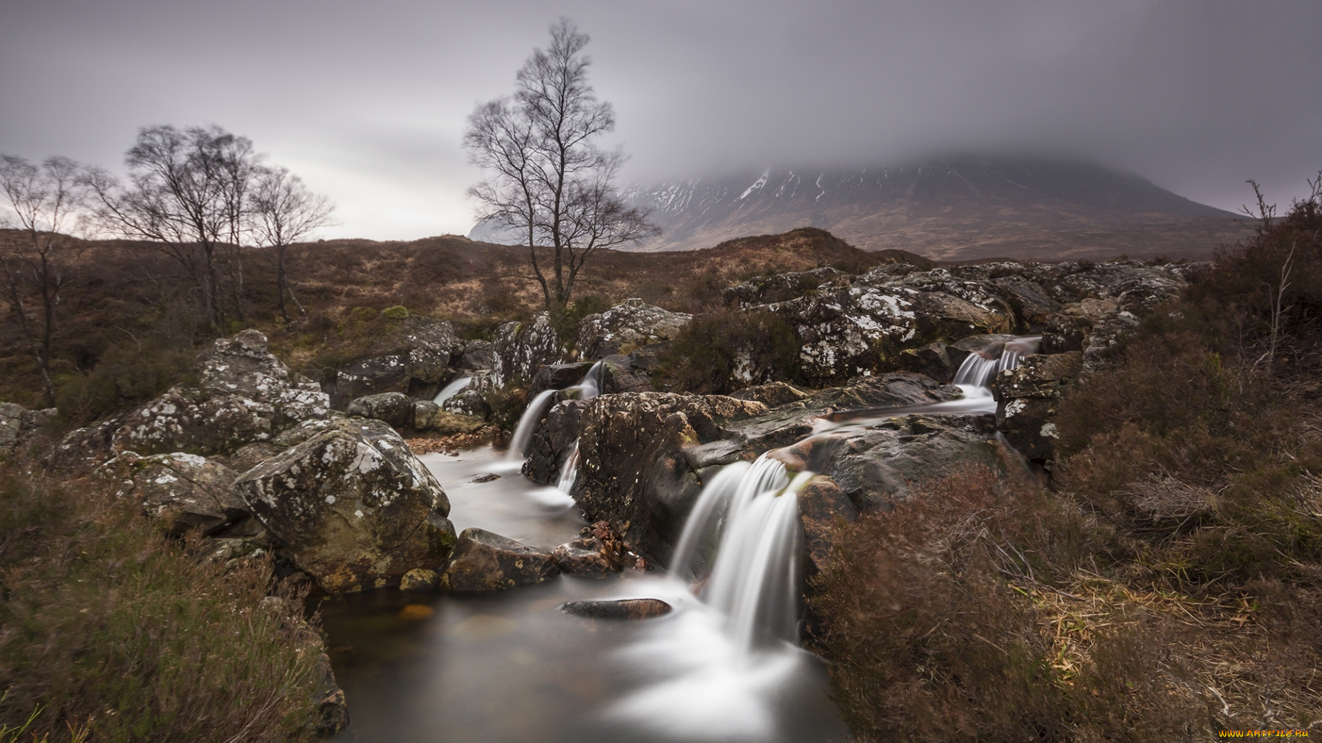 природа, водопады, гора, облако, туман, река, поток, камни, деревья, осень