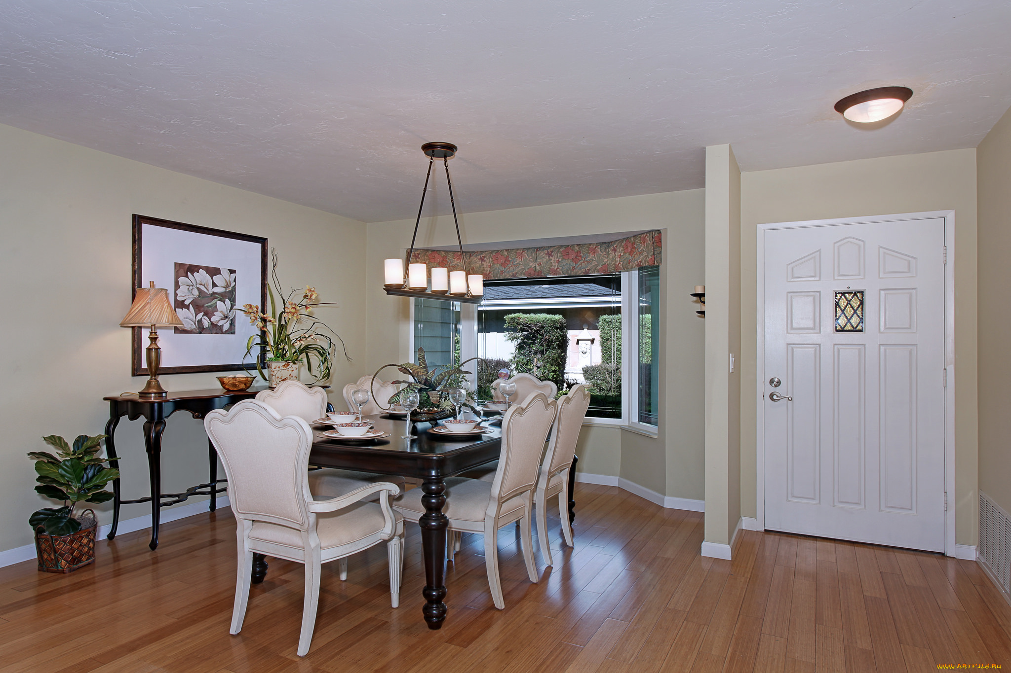 интерьер, столовая, цветы, люстра, furniture, мебель, стиль, chandelier, style, flowers, dining, room