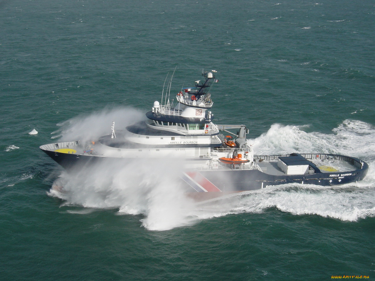 корабли, катера