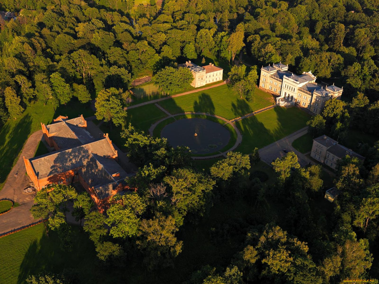 города, дворцы, замки, крепости