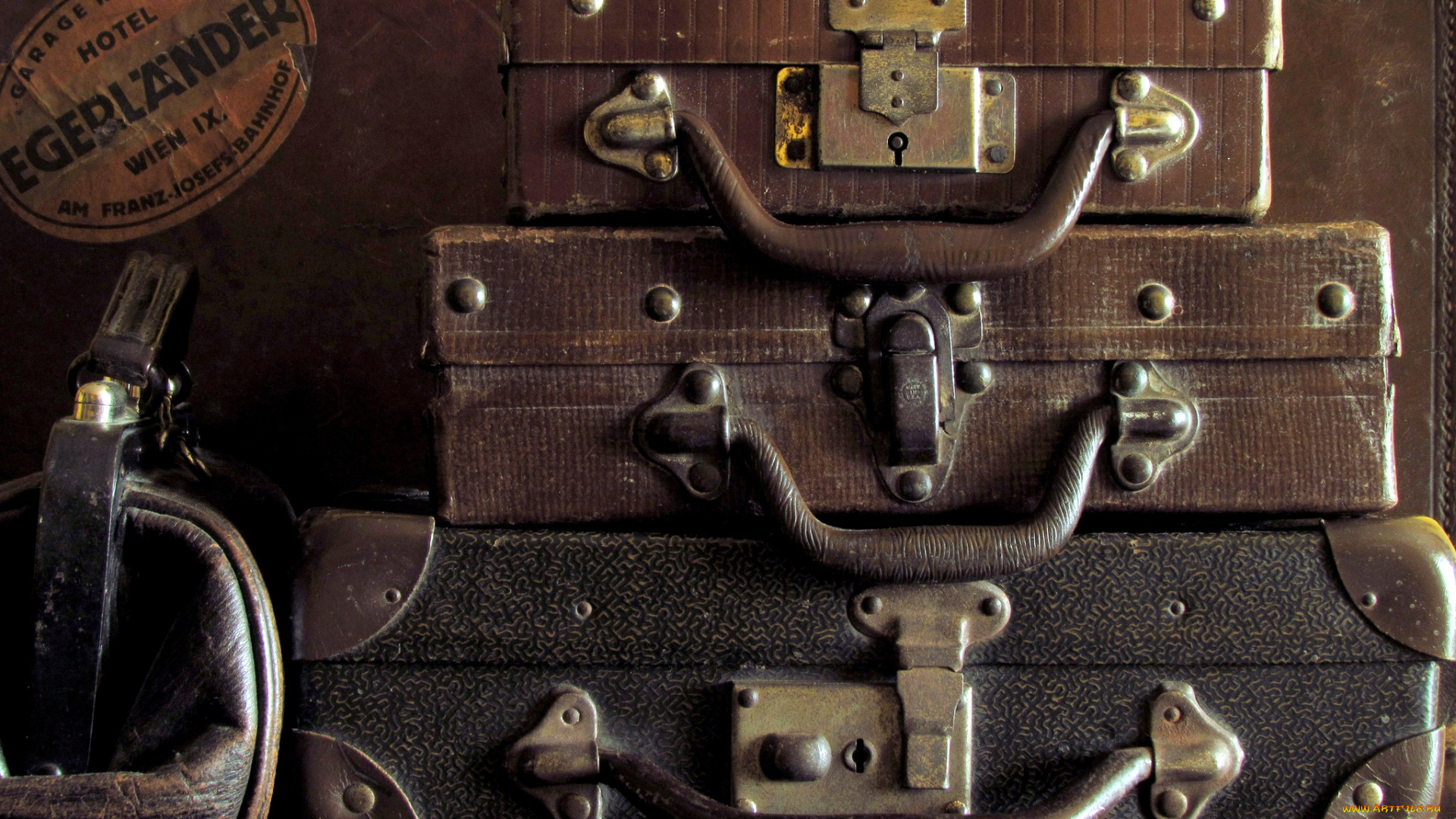 разное, сумки, кошельки, зонты, чемоданы, старые