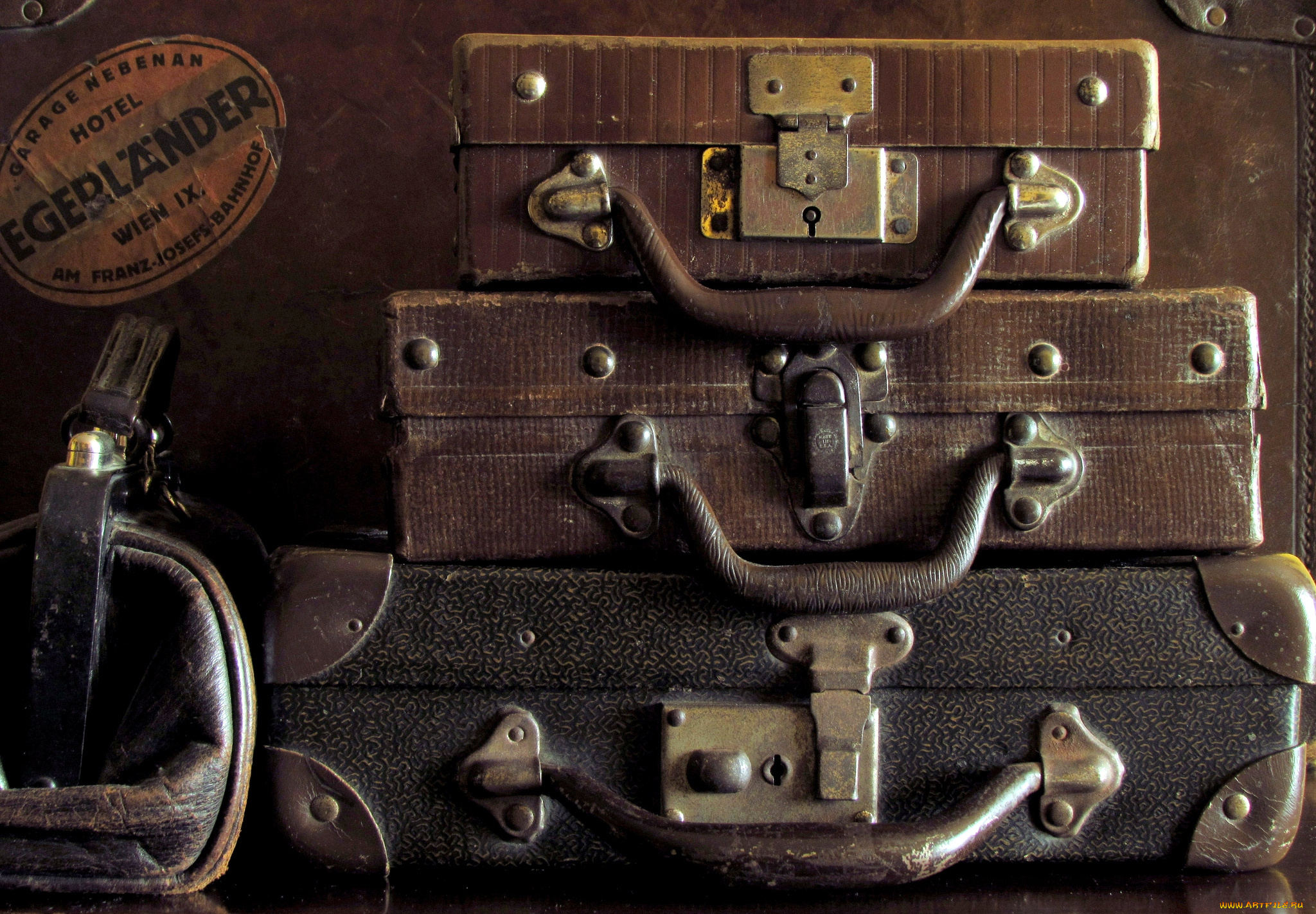 разное, сумки, кошельки, зонты, чемоданы, старые