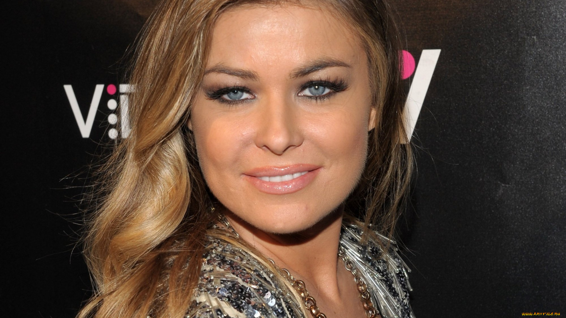 девушки, carmen, electra, цепь, улыбка, блондинка, лицо