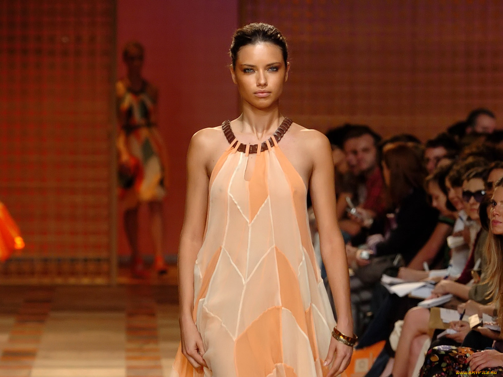 Adriana, Lima, девушки