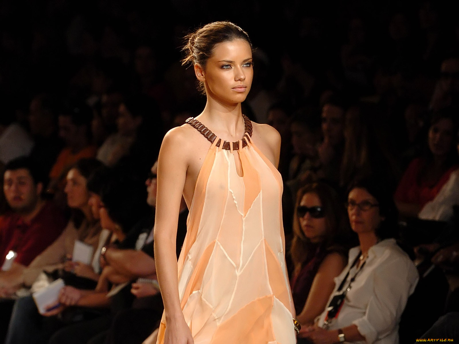 Adriana, Lima, девушки