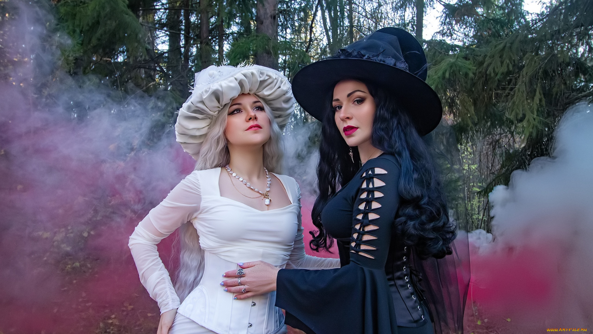 девушки, юлия, огородникова, образы, костюмы, косплей, наряды, платья, шляпы, ведьмы, подруги, лес, дым