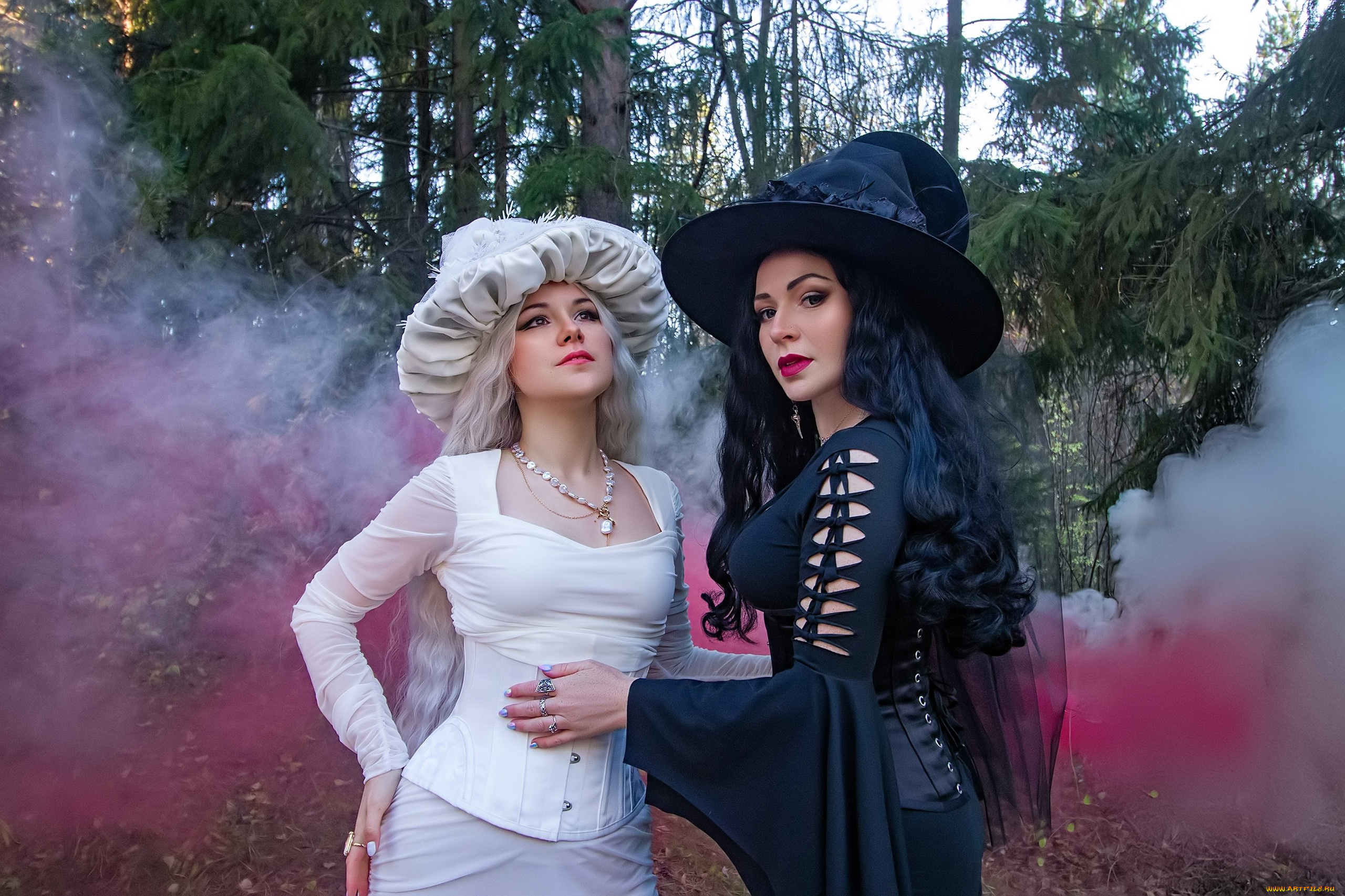 девушки, юлия, огородникова, образы, костюмы, косплей, наряды, платья, шляпы, ведьмы, подруги, лес, дым
