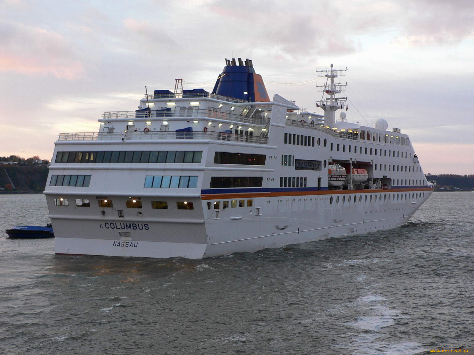 корабли, лайнеры