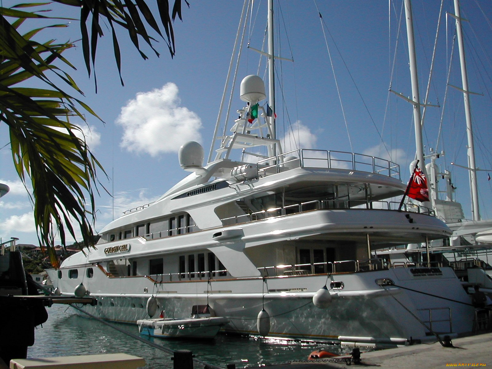 корабли, Яхты