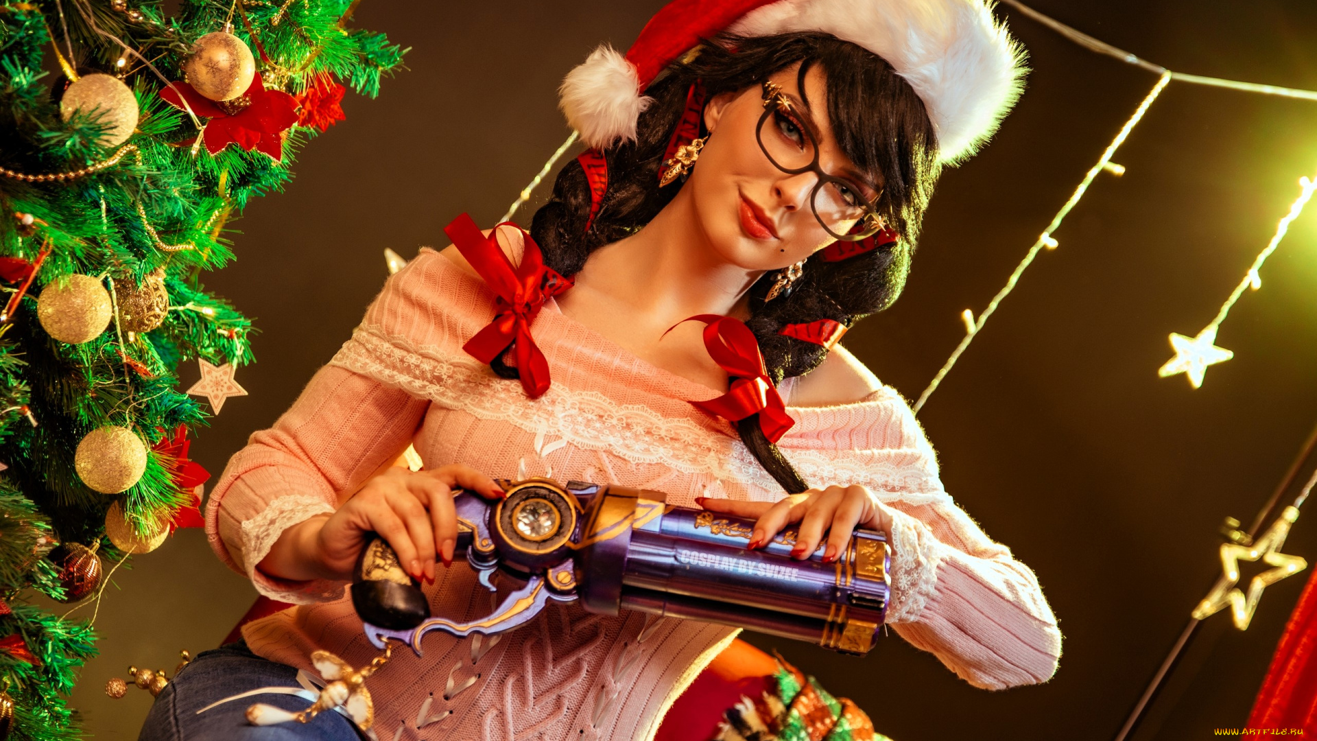 девушки, анастасия, волкова, , svizee, образ, косплей, наряд, костюм, шапка, очки, свитер, джинсы, оружие, ёлка, гирлянда