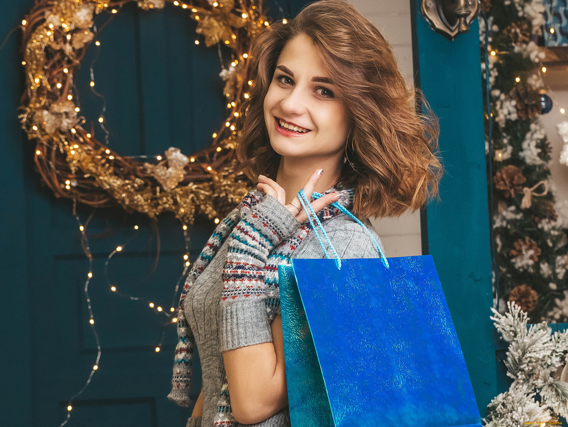 девушки, -, брюнетки, , шатенки, шатенка, свитер, перчатки, пакет, венок, дверь