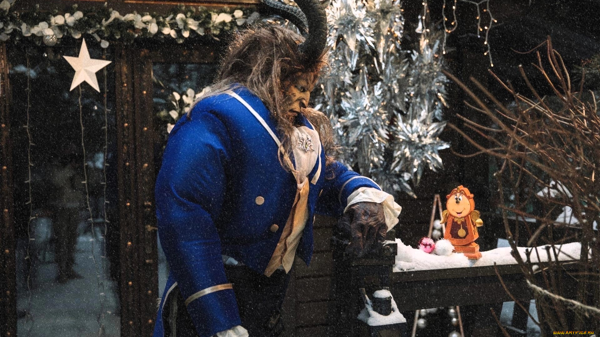 мужчины, -, креатив, , косплей, монстр, рога, камзол, чудовище, зима, снег, дверь, гирлянда