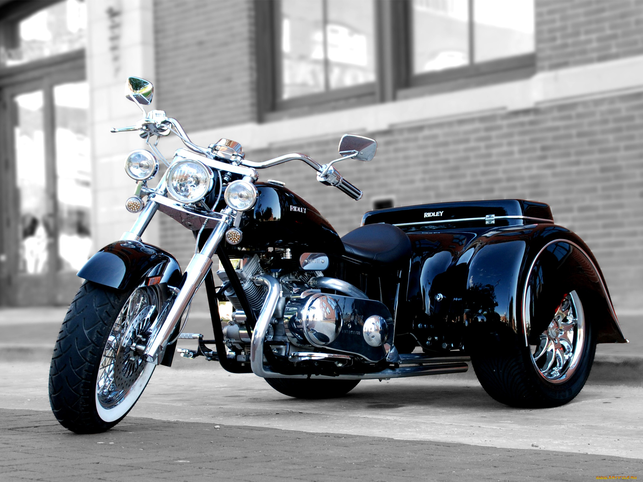 мотоциклы, трёхколёсные