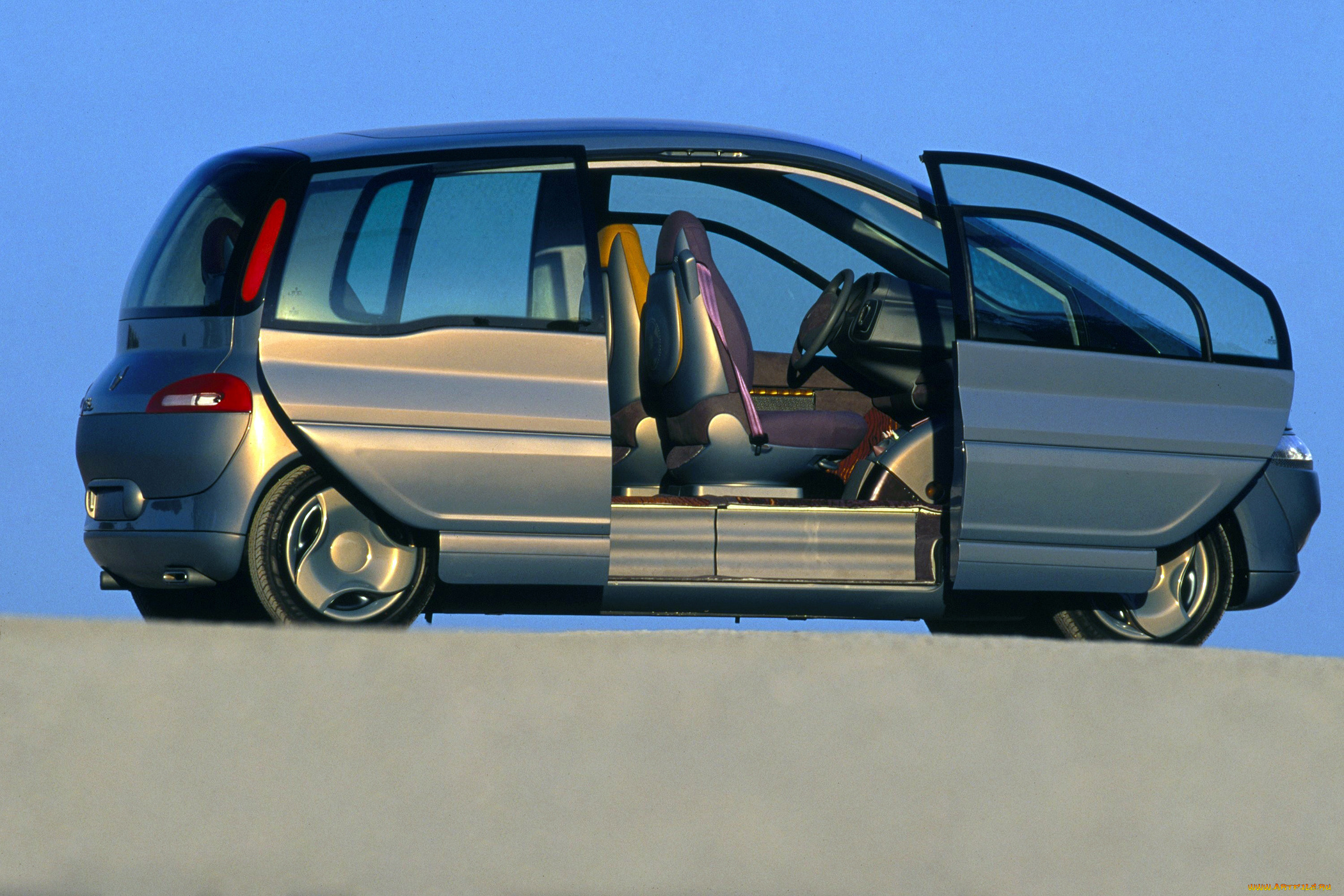 автомобили, renault