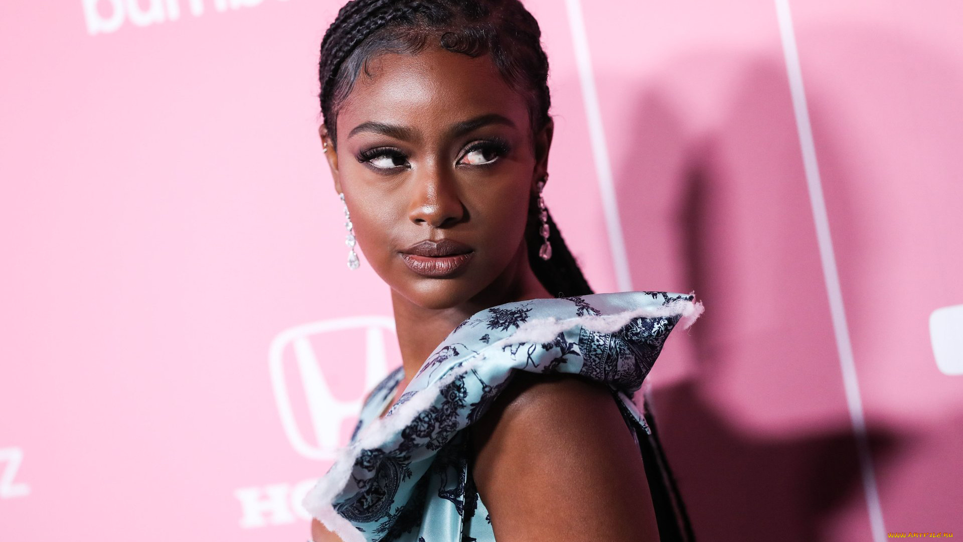 justine, skye, девушки, мулатка, hip-hop, чернокожая, темнокожая, звезда, певица, взгляд, макияж, причёска, красотка, брюнетка, модель, портрет, лицо, девушка, justine, skye