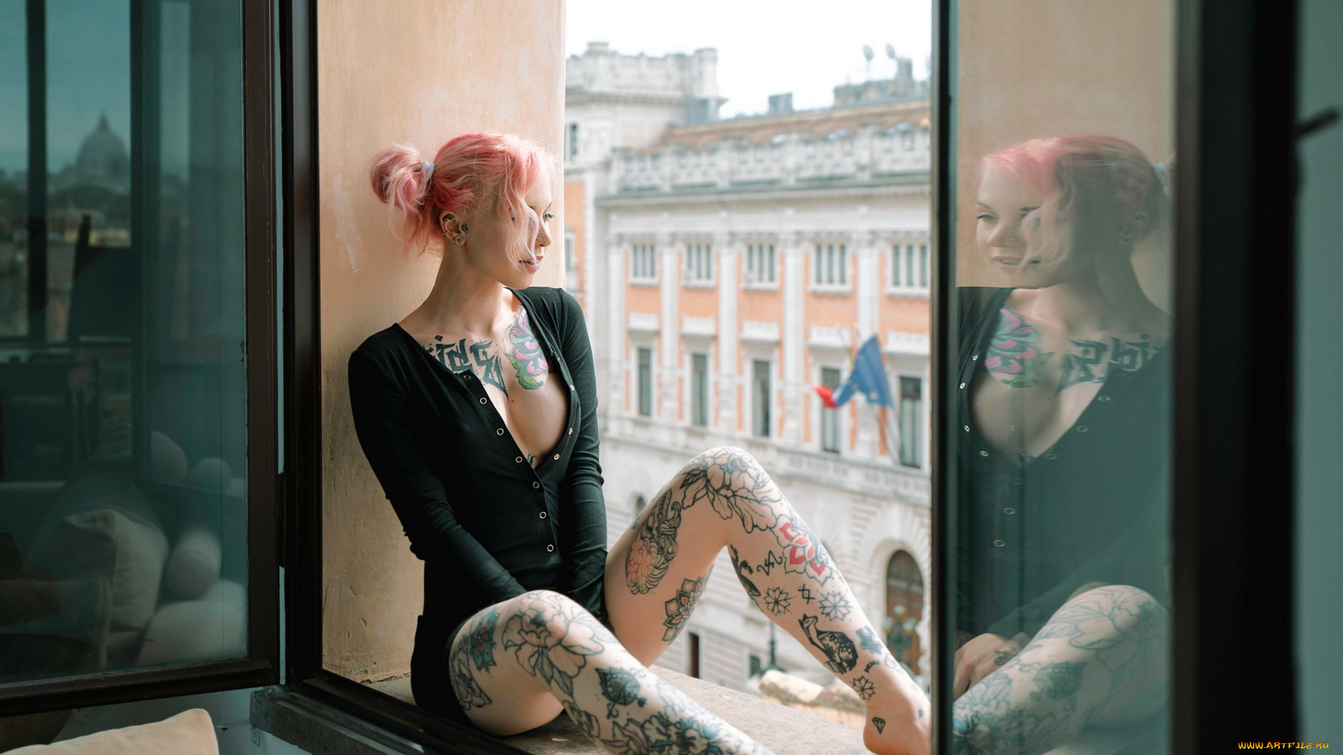 девушки, -, рыжеволосые, и, разноцветные, окно, поза, тату